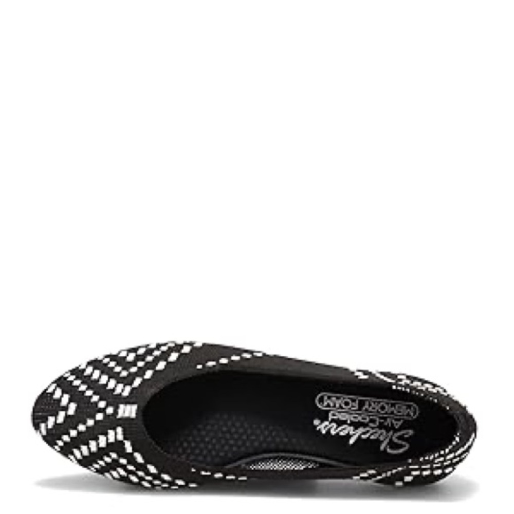 Skechers Women's Black and White Memory Foam Flats size 6 Comfort